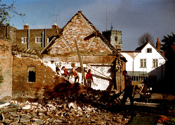 Jayne Lyons and Sidney Bryson